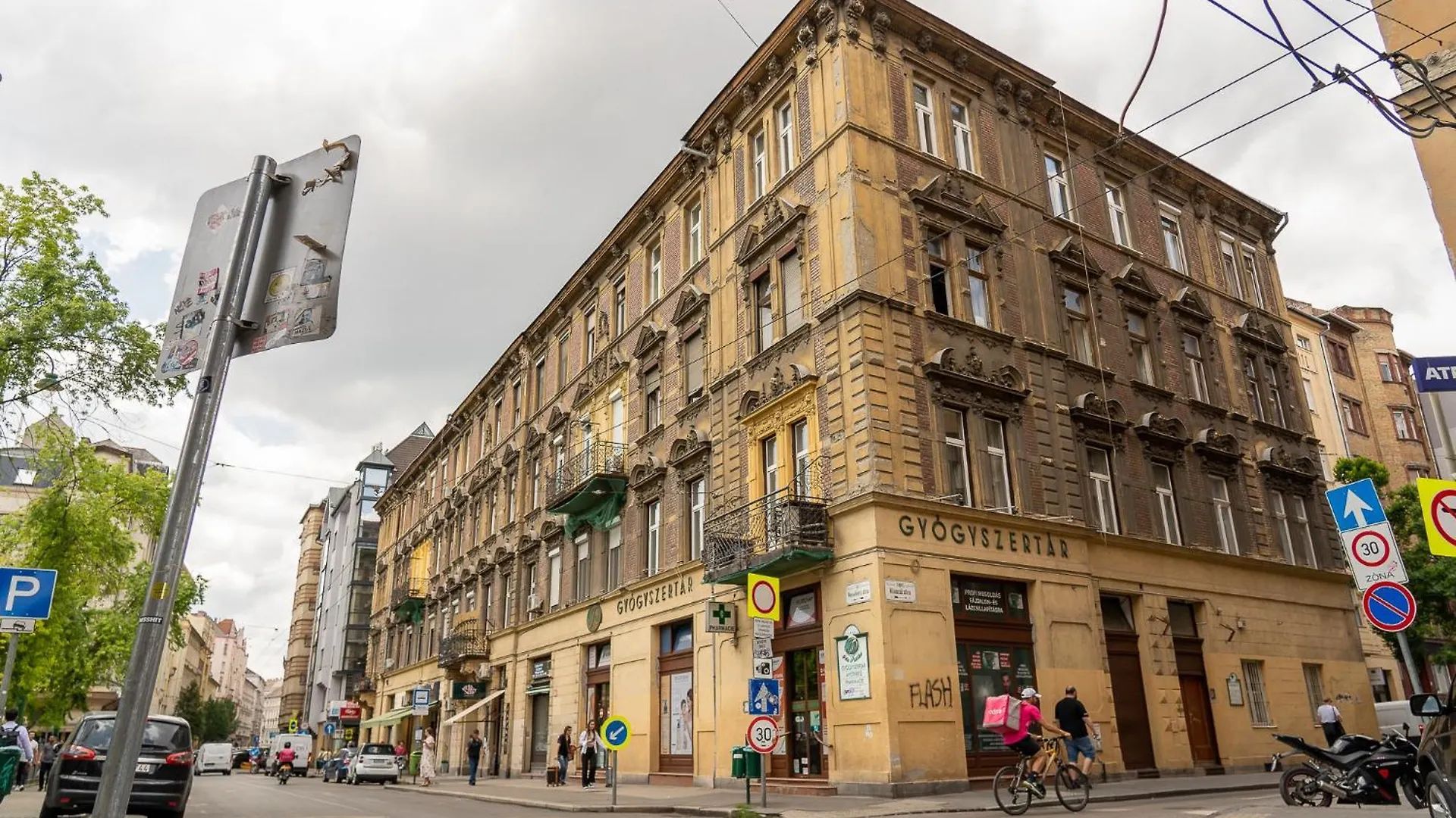 Glam Downtown Apartments Budapest Hungría